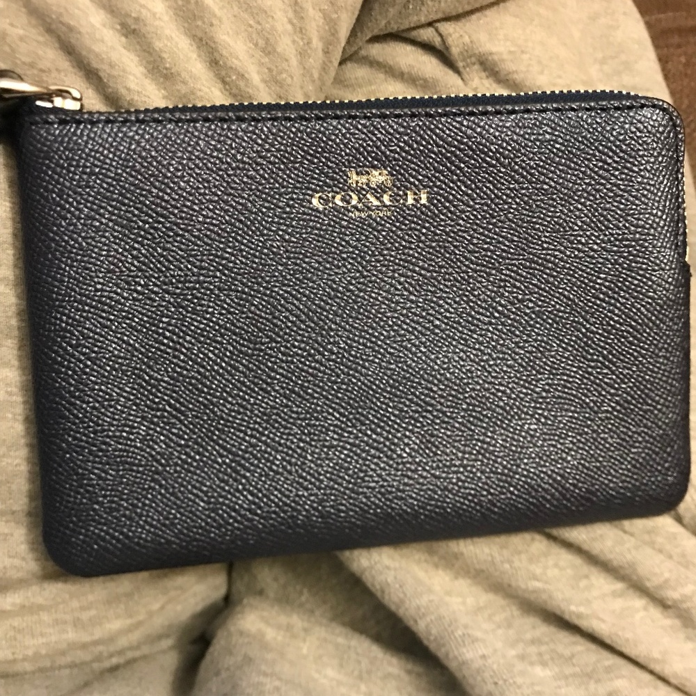 Coach wristlet 4x6